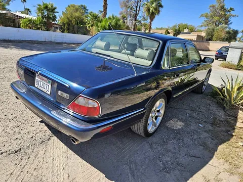 1999 Jaguar XJ XJ8 L Sedan 4D