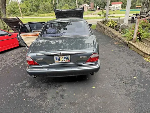 1999 Jaguar XJ XJ8 L Sedan 4D