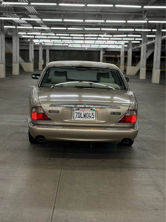 1999 Jaguar - Image 4 of 12