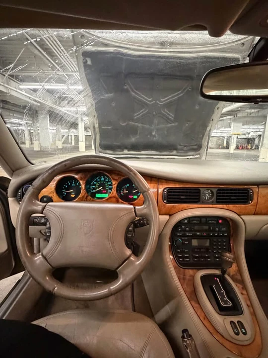1999 Jaguar - Image 7 of 12