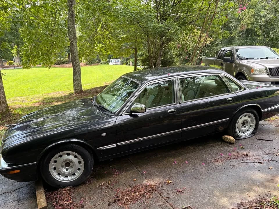 1999 Jaguar X308 XJ - Image 2 of 10