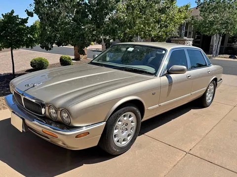 1999 Jaguar XJ XJ8 Sedan 4D