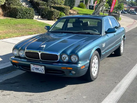 1999 Jaguar XJ XJ8 Sedan 4D