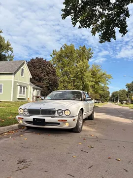 1999 Jaguar XJ XJ8 Vanden Plas Sedan 4D