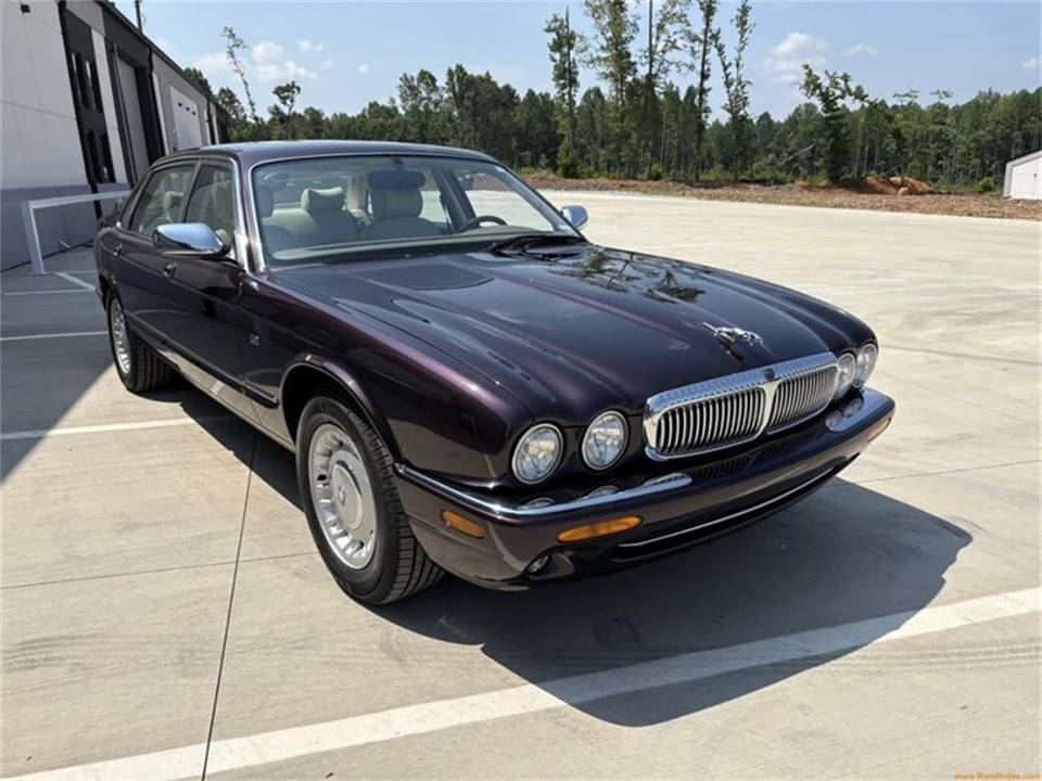 1999 Jaguar X308 XJ - Image 2 of 31