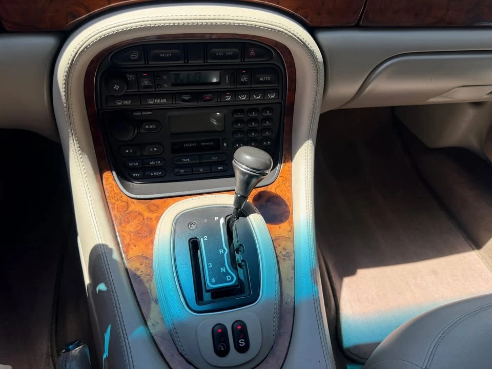1999 Jaguar X308 XJ - Image 14 of 20