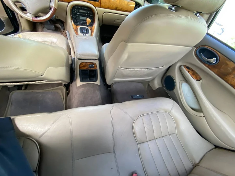 1999 Jaguar X308 XJ - Image 8 of 14