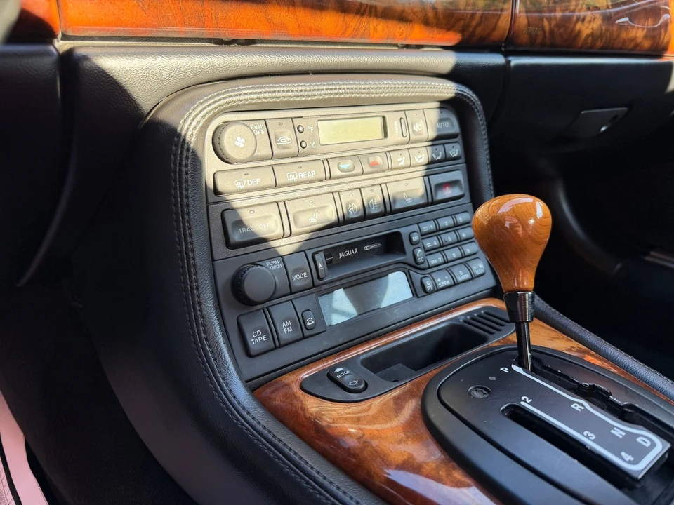 1999 Jaguar X308 XJ - Image 14 of 21