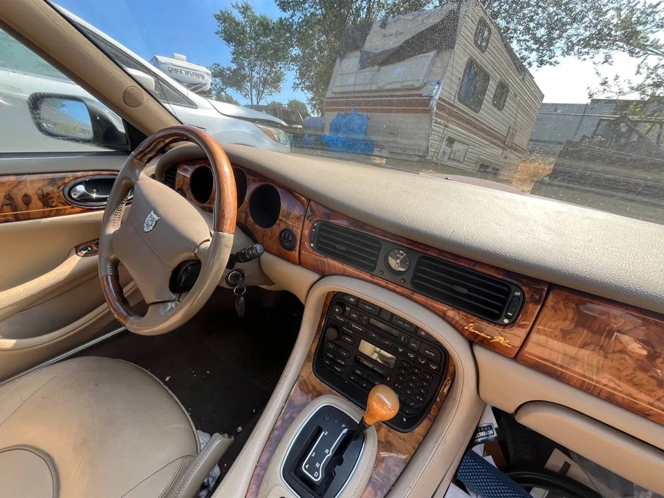 1999 Jaguar X308 XJ - Image 4 of 4