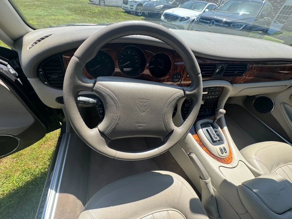 1999 Jaguar X308 XJ - Image 13 of 21