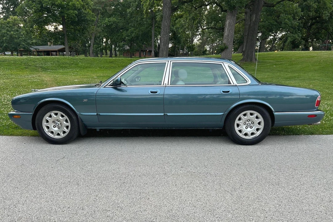 1999 Jaguar X308 XJ - Image 3 of 31
