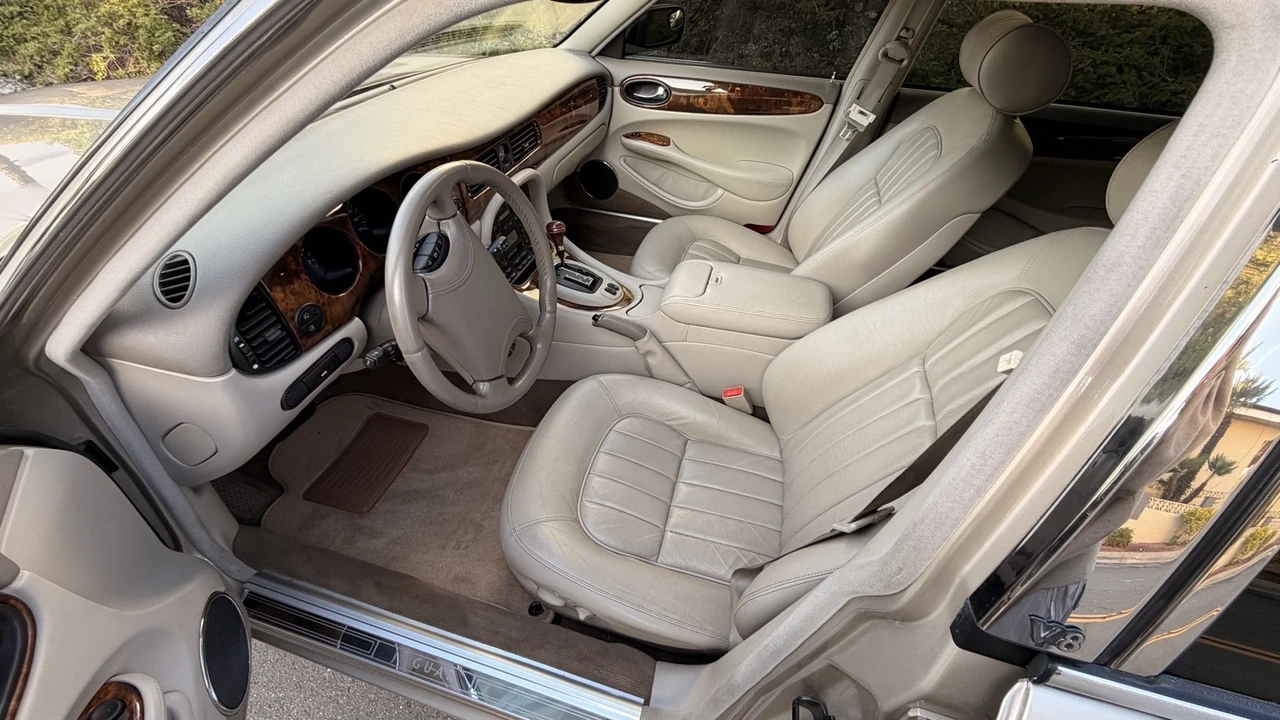 1999 Jaguar X308 XJ - Image 13 of 14