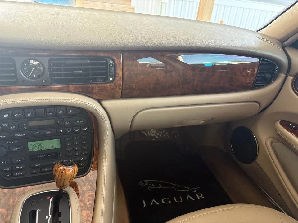 1999 Jaguar X308 XJ - Image 14 of 20