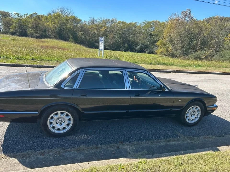 1999 Jaguar X308 XJ - Image 3 of 12