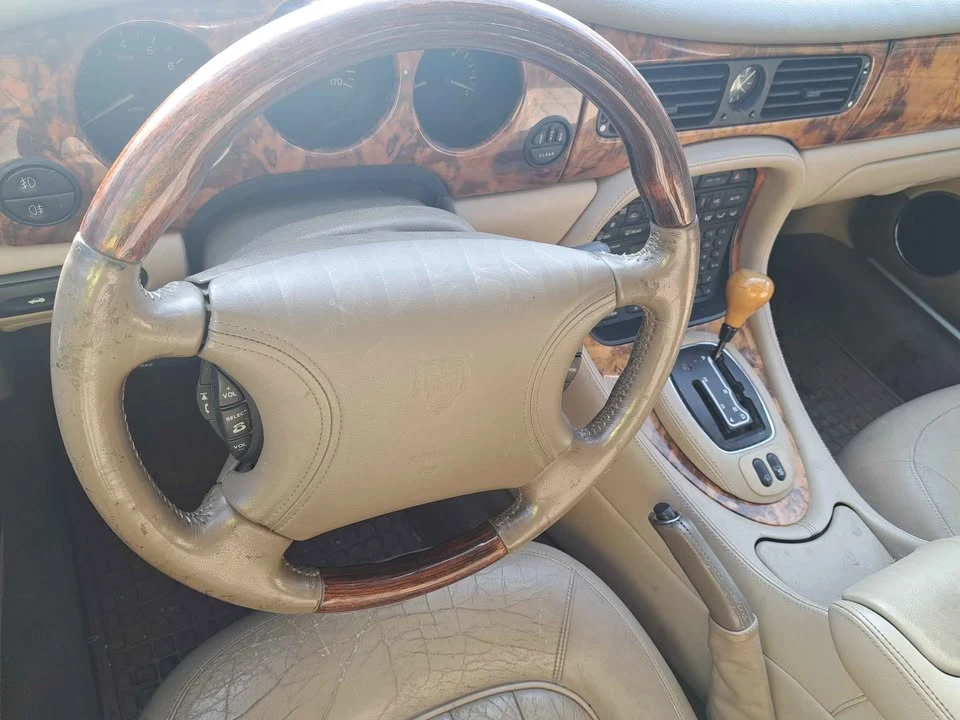 1999 Jaguar X308 XJ - Image 6 of 7