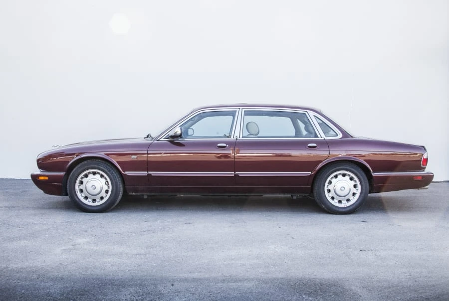 1999 Jaguar X308 XJ - Image 2 of 12