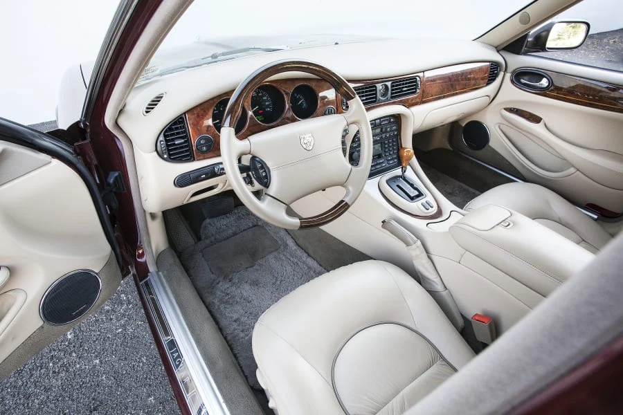 1999 Jaguar X308 XJ - Image 4 of 12