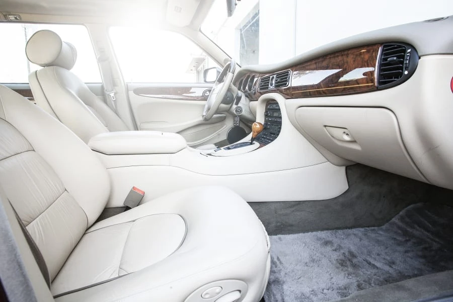 1999 Jaguar X308 XJ - Image 5 of 12