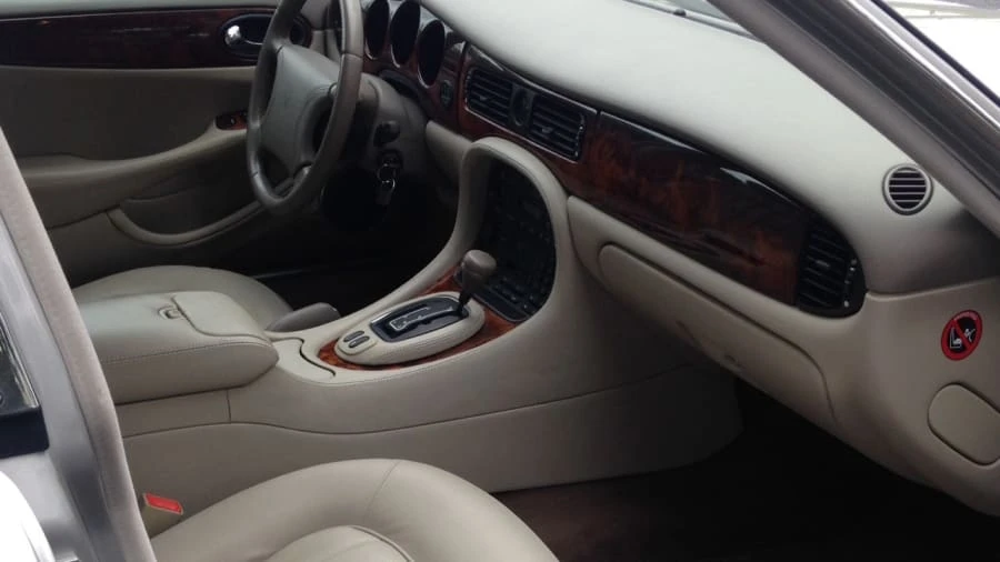 1999 Jaguar X308 XJ - Image 6 of 12
