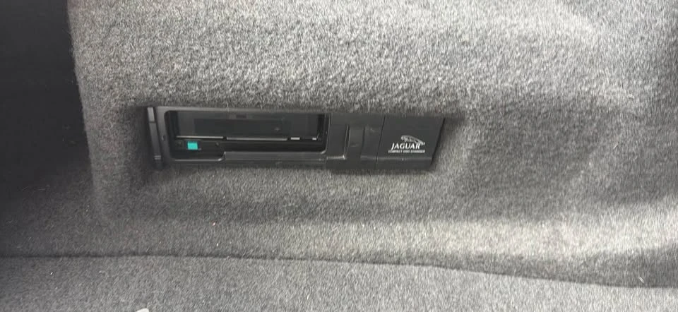 1999 Jaguar X308 XJ - Image 4 of 10