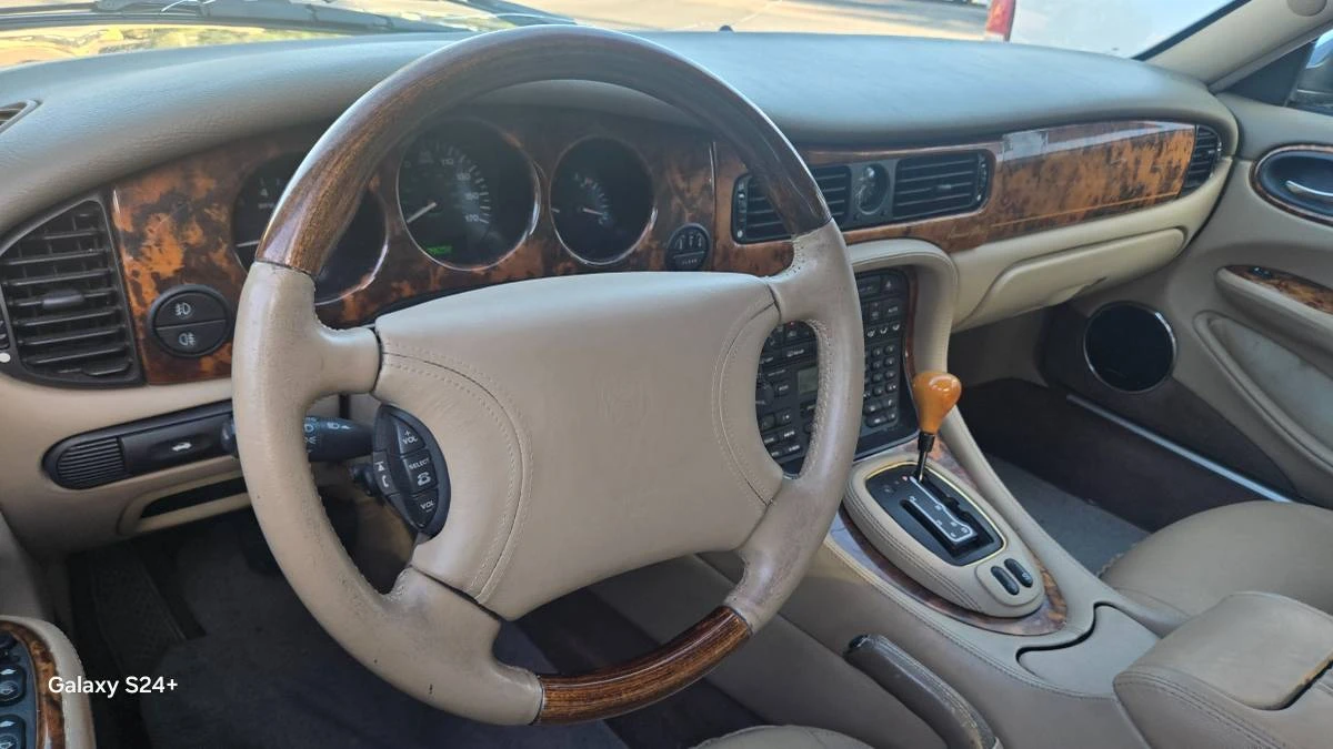 1999 Jaguar X308 XJ - Image 9 of 13