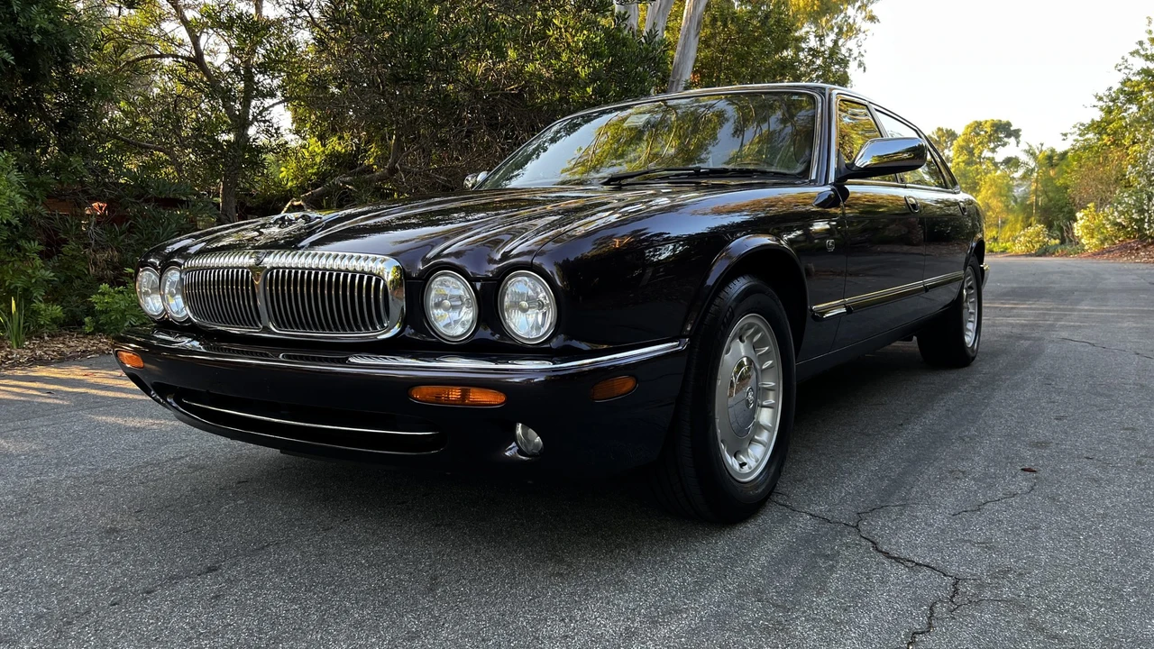 1999 Jaguar X308 XJ - Image 2 of 31