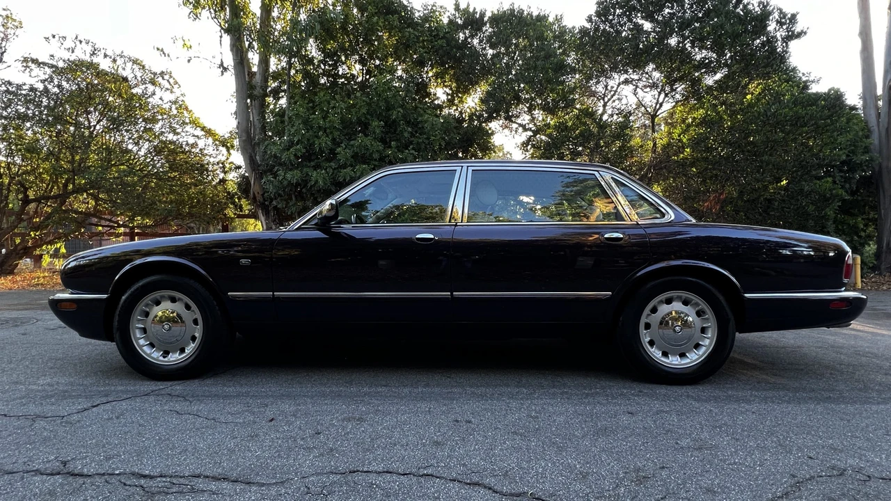 1999 Jaguar X308 XJ - Image 11 of 31