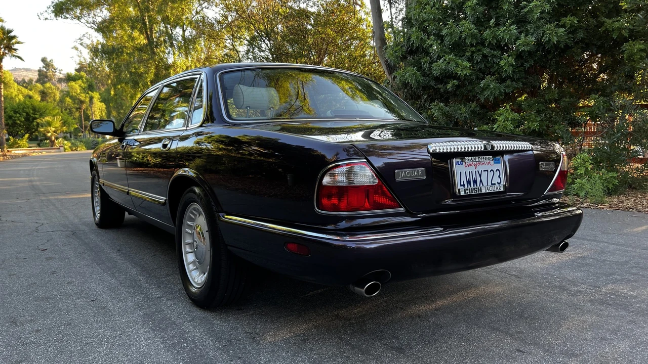 1999 Jaguar X308 XJ - Image 10 of 31