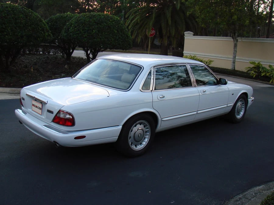 1999 Jaguar X308 XJ - Image 2 of 10