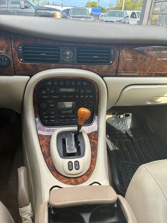 1999 Jaguar X308 XJ - Image 3 of 10