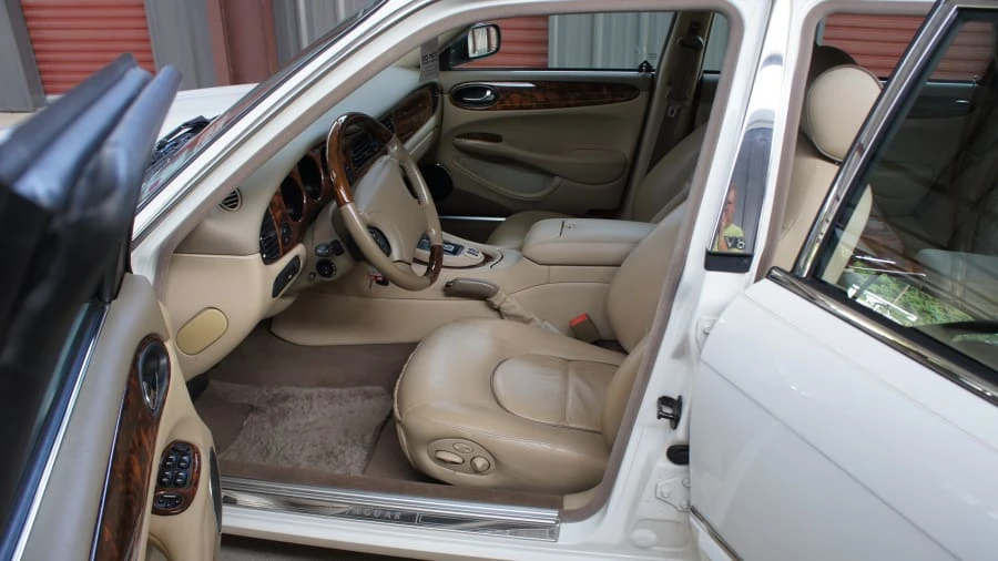 1999 Jaguar X308 XJ - Image 4 of 8