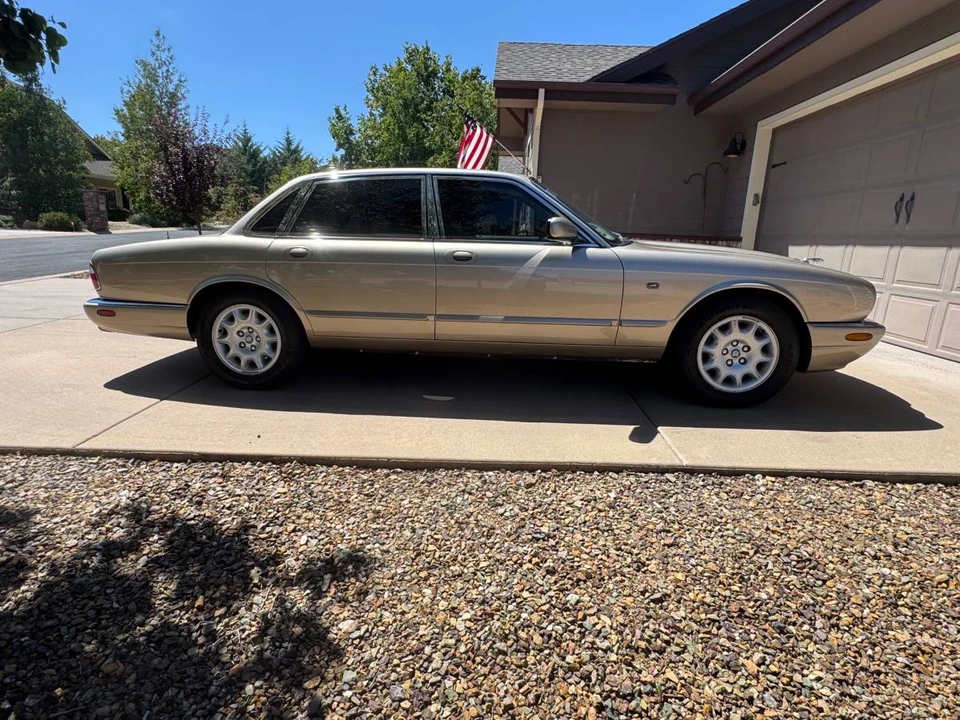 1999 Jaguar X308 XJ - Image 3 of 5
