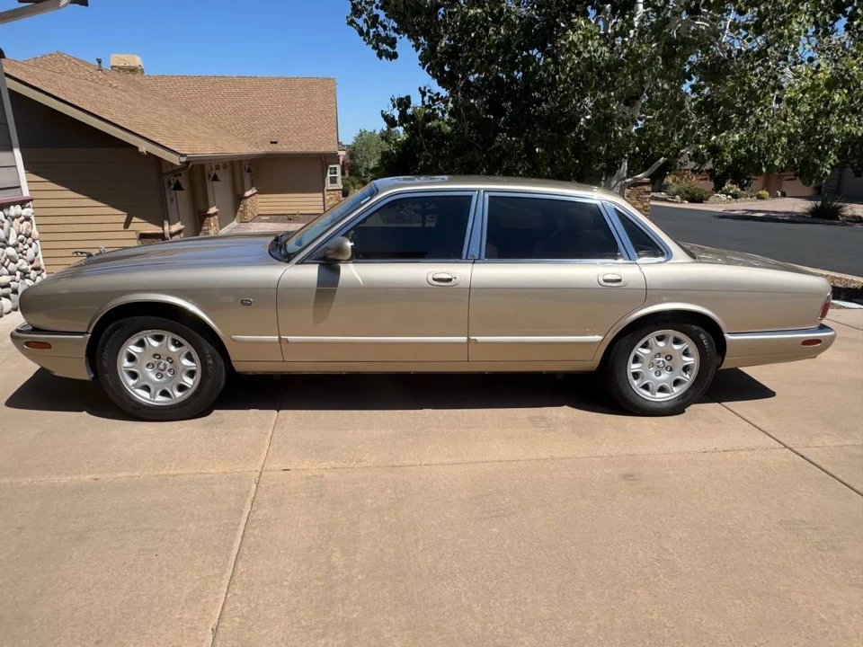 1999 Jaguar X308 XJ - Image 2 of 5