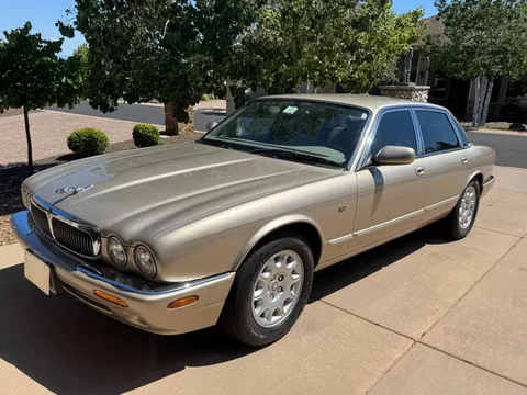 1999 Jaguar XJ8
