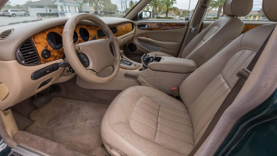 1999 Jaguar X308 XJ - Image 4 of 12