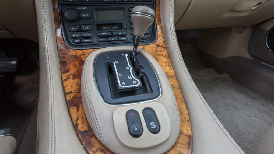 1999 Jaguar X308 XJ - Image 9 of 12