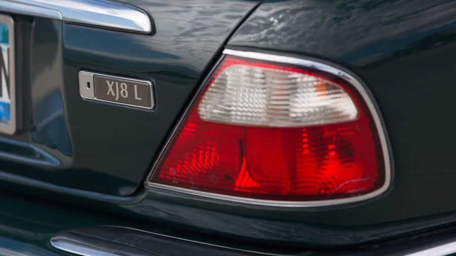 1999 Jaguar X308 XJ - Image 11 of 12