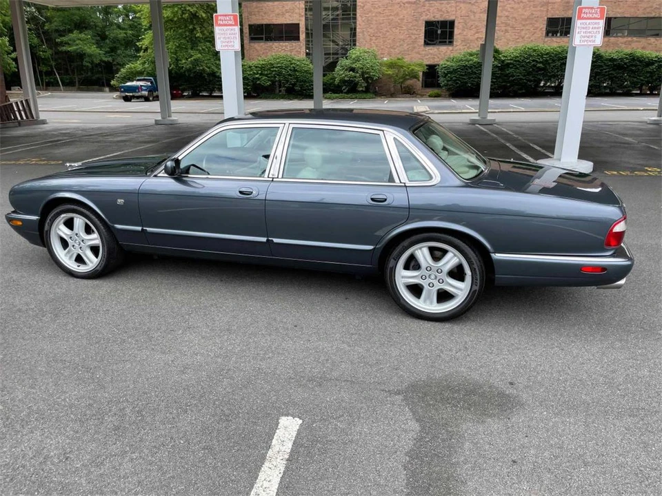 1999 Jaguar X308 XJR - Image 15 of 23