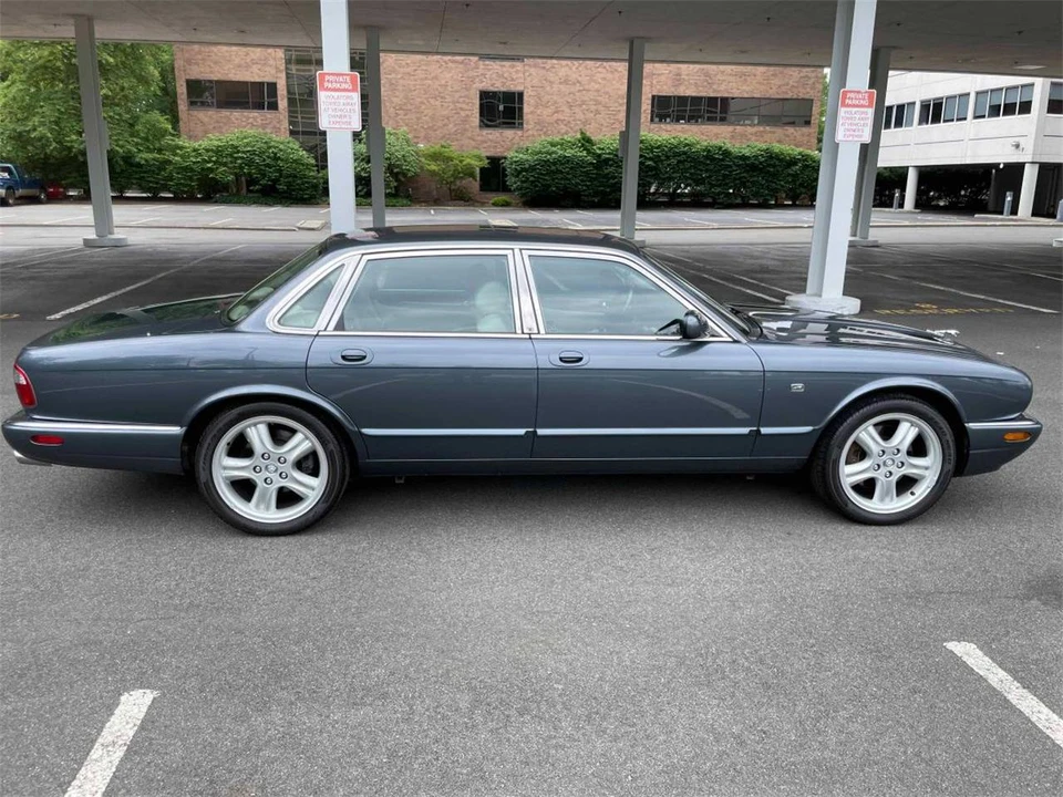 1999 Jaguar X308 XJR - Image 9 of 23