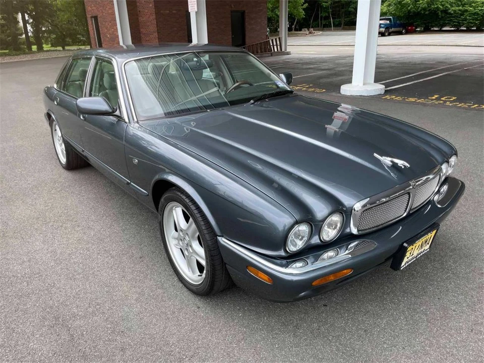 1999 Jaguar X308 XJR - Image 4 of 23