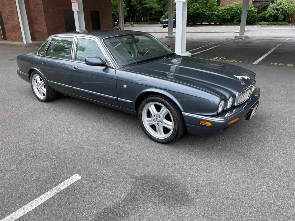 1999 Jaguar X308 XJR - Image 6 of 23