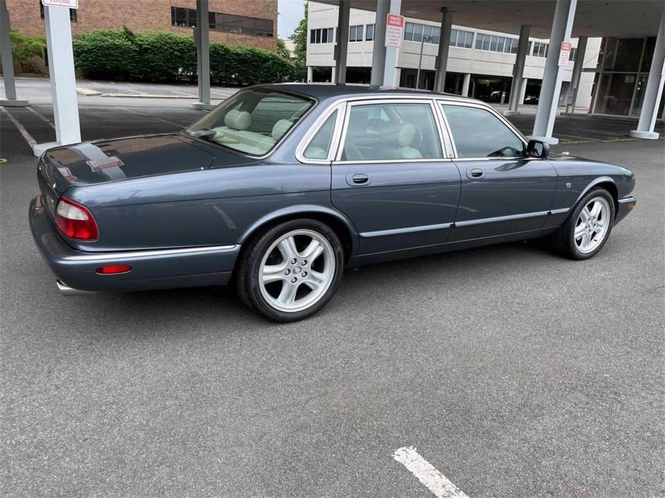 1999 Jaguar X308 XJR - Image 11 of 23