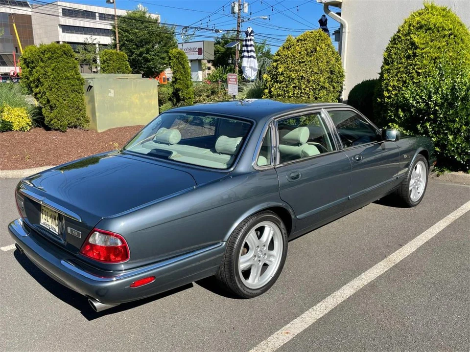 1999 Jaguar X308 XJR - Image 13 of 23
