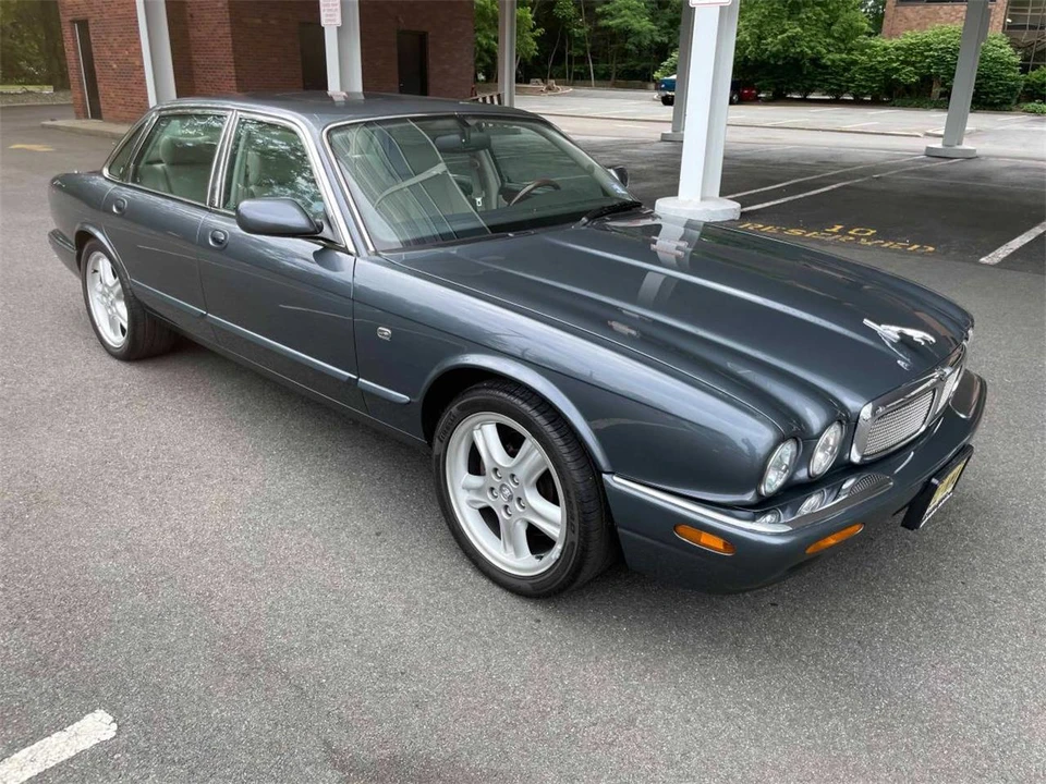 1999 Jaguar X308 XJR - Image 5 of 23