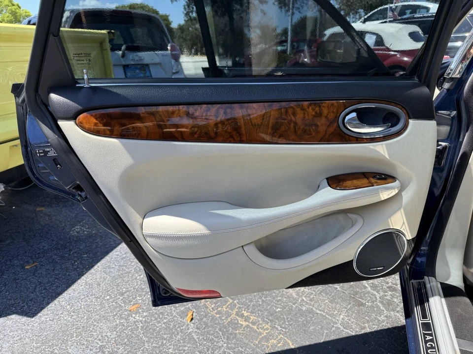 1999 Jaguar - Image 19 of 31