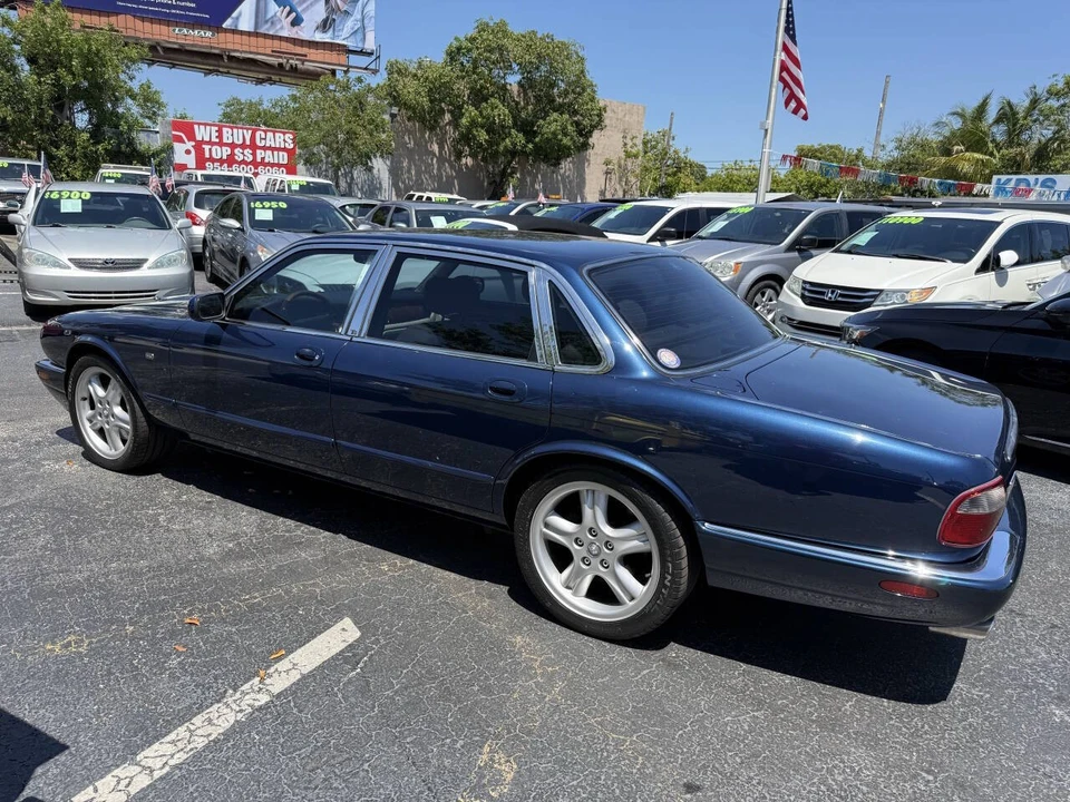 1999 Jaguar - Image 4 of 31