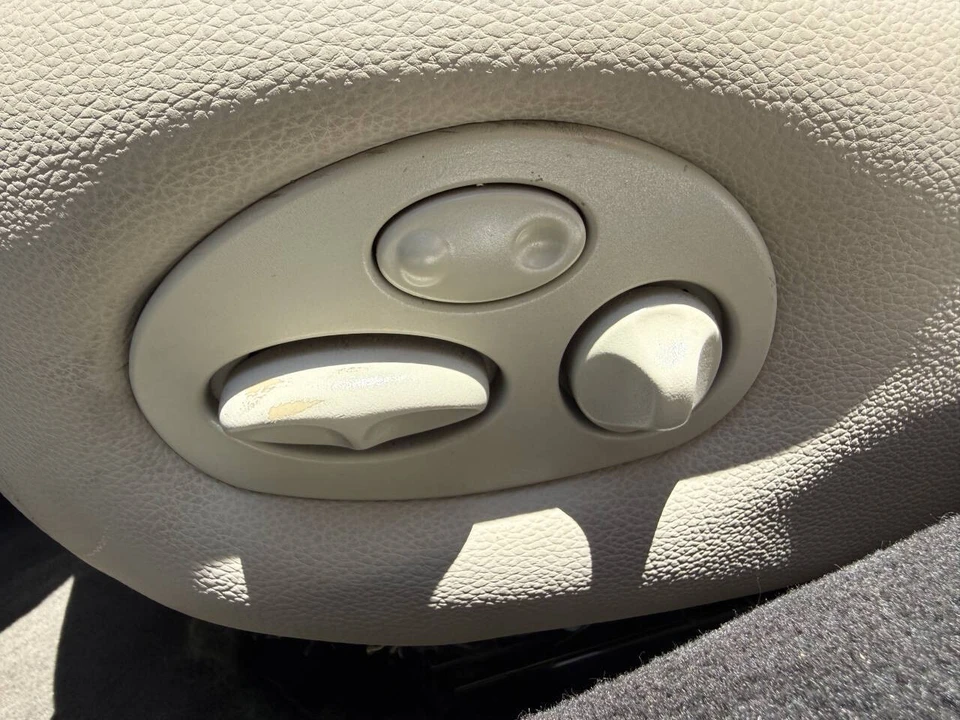 1999 Jaguar - Image 17 of 31