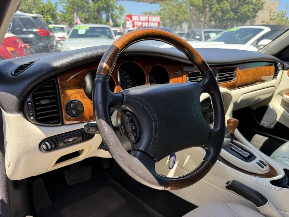 1999 Jaguar X308 XJR - Image 11 of 31