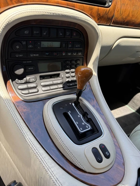 1999 Jaguar X308 XJR - Image 15 of 31