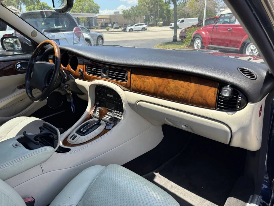 1999 Jaguar - Image 23 of 31
